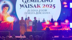 Video: Perayaan Waisak di Jakbar Pecahkan Rekor Muri Dunia