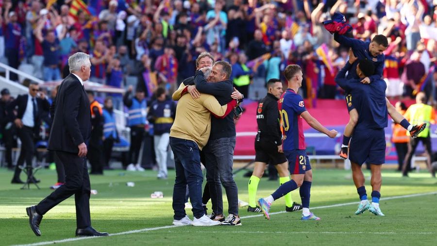 Soccer Football - LaLiga - FC Barcelona v Real Madrid - Estadi Olimpic Lluis Companys, Barcelona, Spain - May 11, 2025 Real Madrid's Jude Bellingham looks dejected during the match REUTERS/Albert Gea