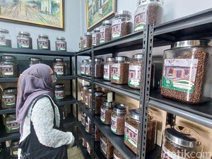Berburu Biji Kopi Terbaik Nusantara di Kota Cimahi