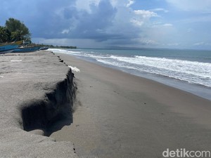 Kesaksian Warga Ungkap Insiden Atlet Terjun Payung Jatuh di Pangandaran