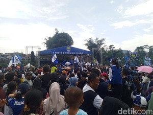 Meriahnya Acara Syukuran Juara di Kediaman Bos Persib