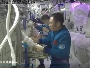 Video: Momen Astronaut Shenzhou-20 Lakukan Eksperimen Sains di Luar Angkasa