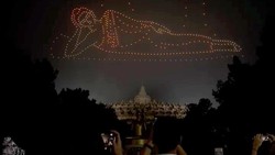 Penampakan Atraksi Spektakuler Ratusan Drone Hiasi Acara Waisak di Borobudur