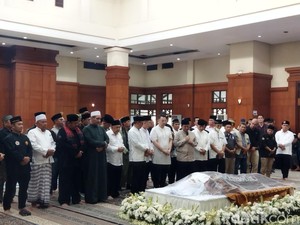 Eks Wagub Jakarta Eddie Nalapraya Meninggal, Pramono-Rano Melayat