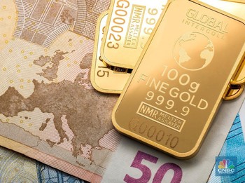 Dunia Berpaling ke Emas: Dolar-Obligasi AS Terkapar di