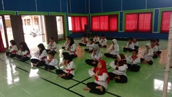 Aiptu Ahmad Polisi Inspiratif di Bidang Olahraga Bina Pelajar Lewat Silat