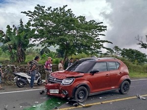 Mobil Bawa 3 Turis Skotlandia Tabrak Motor di Sembalun, Seorang Bocah Tewas