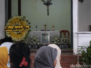 Suasana Rumah Duka Kepala Gudang Amunisi Korban Ledakan Garut di Sleman