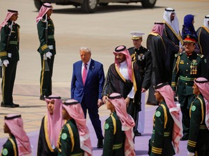 Sambutan Pangeran MBS Tandai Kunjungan Bersejarah Trump ke Timur Tengah