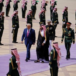 Trump Terbang ke Arab Saudi, Siap Buat Kesepakatan Besar!