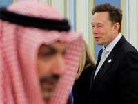 Elon Musk Diam-Diam Terima Uang dari Musuh Besar Amerika