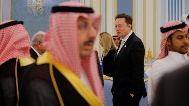 Elon Musk Dapat Uang Rp 50 Triliun dari Arab Saudi