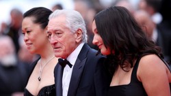Robert De Niro Sebut Donald Trump Musuh Utama