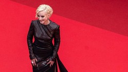 Foto: Gaya Terlarang Para Bintang di Red Carpet Cannes 2025 Hari Pertama