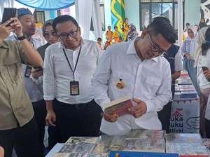 Gubernur Andra Soni Minta Dinas Perpustakaan Banten Dukung Penulis Lokal
