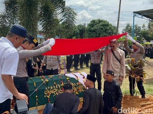 Ipda Almu Jamil Sempat Lindungi Istri Saat Pohon Tumbang Menimpa Mobilnya