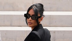Kim Kardashian Nangis di Sidang Perampokan Paris: Saya Pikir Akan Mati