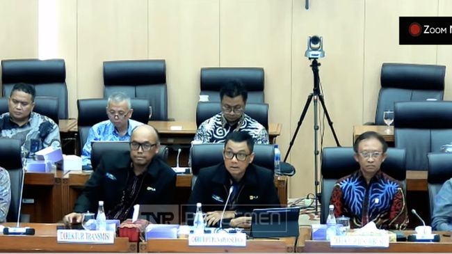 Tak Ada Pensiun Dini PLTU, PLN Beberkan Jurus Tekan Konsumsi Batu Bara