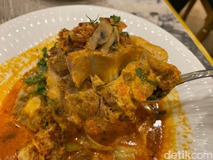 Paling Restoran: Sedapnya Buntut Tom Yum dan Sop Janda di Resto Keluarga
