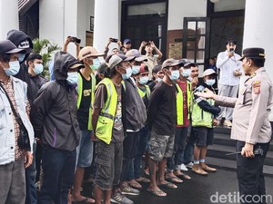 Video: 75 Preman yang Kerap Palak Pedagang di Bandung Ditangkap