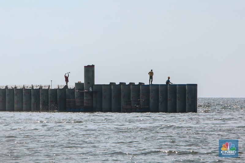 Proyek pembangunan tanggul laut atau National Capital Integrated Coastal Development (NCICD) Fase A di kawasan Ancol Barat, Jakarta Utara, Rabu (14/5/2025). (CNBC Indonesia/Faisal Rahman) Proyek pembangunan tanggul laut atau National Capital Integrated Coastal Development (NCICD) Fase A di kawasan Ancol Barat, Jakarta Utara, Rabu (14/5/2025). (CNBC Indonesia/Faisal Rahman)