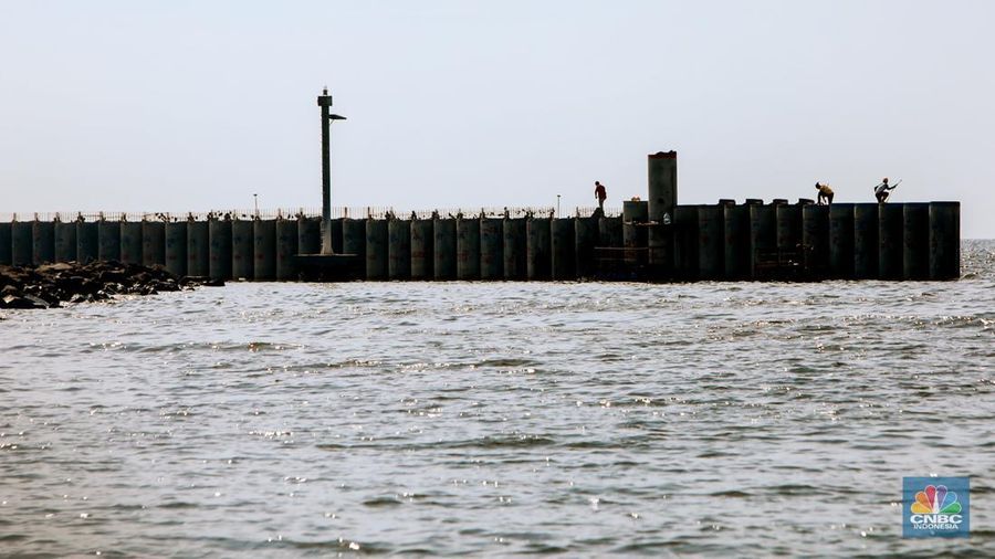 Proyek pembangunan tanggul laut atau National Capital Integrated Coastal Development (NCICD) Fase A di kawasan Ancol Barat, Jakarta Utara, Rabu (14/5/2025). (CNBC Indonesia/Faisal Rahman) Proyek pembangunan tanggul laut atau National Capital Integrated Coastal Development (NCICD) Fase A di kawasan Ancol Barat, Jakarta Utara, Rabu (14/5/2025). (CNBC Indonesia/Faisal Rahman)