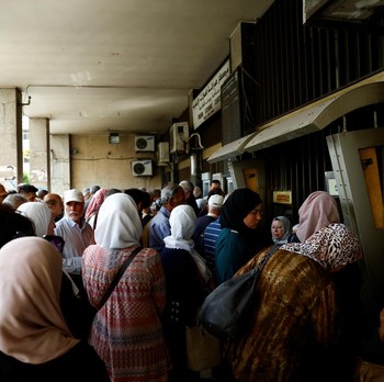 Trump Cabut Sanksi, Bank di Suriah Diserbu Warga-Transaksi Membludak
