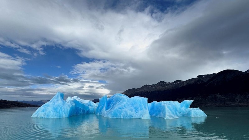 A combination of screengrabs from video shows ice calving off the Perito Moreno glacier into the Lago Argentino (Argentine Lake), in the Parque Nacional Los Glaciares, near the city of El Calafate in the Patagonian province of Santa Cruz, Argentina April 21, 2025. Reuters TV/via REUTERS