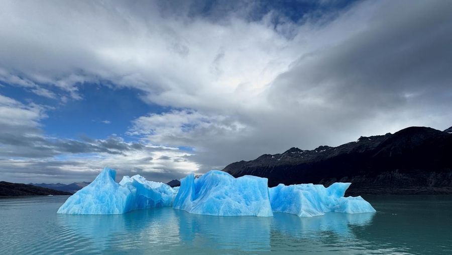 ARGENTINA-GLACIER/ A combination of screengrabs from video shows ice calving off the Perito Moreno glacier into the Lago Argentino (Argentine Lake), in the Parque Nacional Los Glaciares, near the city of El Calafate in the Patagonian province of Santa Cruz, Argentina April 21, 2025. Reuters TV/via REUTERS
