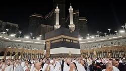 Apa Sebenarnya Isi di Dalam Kabah? Ini Penjelasannya