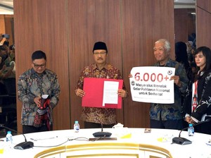 Gus Ipul Temui Demonstran yang Tolak Soeharto Dapat Gelar Pahlawan