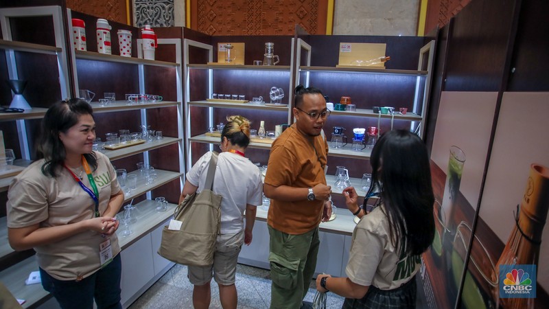 Pameran World of Coffee Jakarta 2025 di Jakarta International Convention Center (JICC), Jakarta, Kamis (15/5/2025). (CNBC Indonesia/Faisal Rahman)