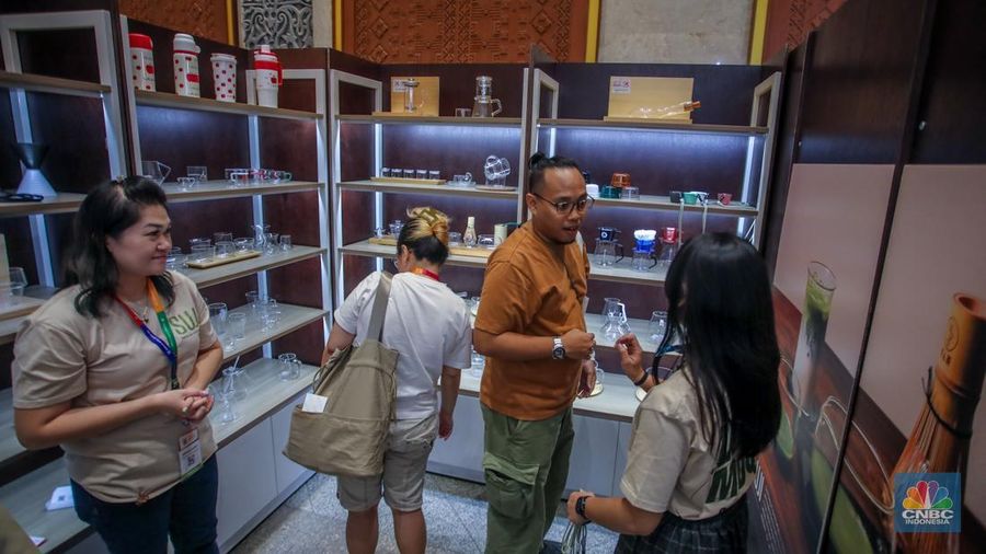 Pameran World of Coffee Jakarta 2025 di Jakarta International Convention Center (JICC), Jakarta, Kamis (15/5/2025). (CNBC Indonesia/Faisal Rahman) Pameran World of Coffee Jakarta 2025 di Jakarta International Convention Center (JICC), Jakarta, Kamis (15/5/2025). (CNBC Indonesia/Faisal Rahman)