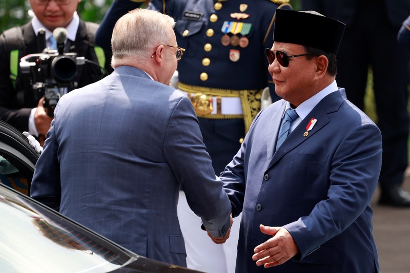 Perdana Menteri Australia Anthony Albanese dan Presiden Indonesia Prabowo Subianto bertemu di Istana Merdeka di Jakarta, Indonesia 15 Mei 2025. Perdana Menteri Australia Anthony Albanese dan Presiden Indonesia Prabowo Subianto bertemu di Istana Merdeka di Jakarta, Indonesia 15 Mei 2025. (REUTERS/Ajeng Dinar Ulfiana)