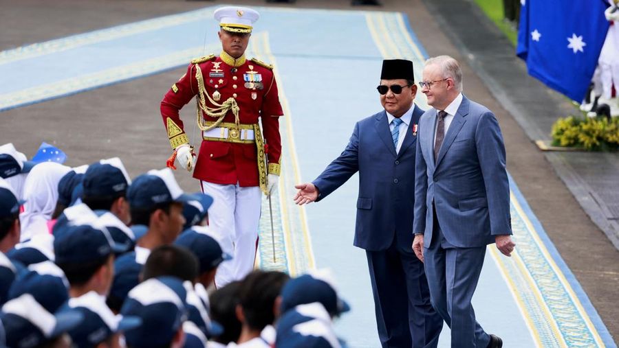 Perdana Menteri Australia Anthony Albanese dan Presiden Indonesia Prabowo Subianto bertemu di Istana Merdeka di Jakarta, Indonesia 15 Mei 2025. Perdana Menteri Australia Anthony Albanese dan Presiden Indonesia Prabowo Subianto bertemu di Istana Merdeka di Jakarta, Indonesia 15 Mei 2025. (REUTERS/Ajeng Dinar Ulfiana)