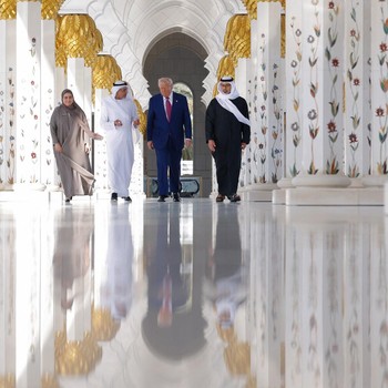 Trump Bergerak ke UEA, Incar Kesepakatan Chip AI Super Canggih