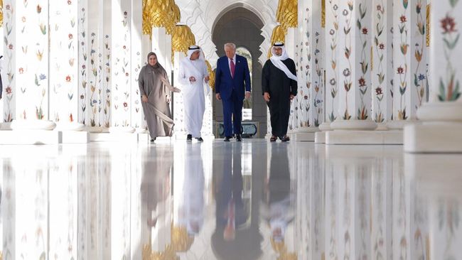 Trump Bergerak ke UEA, Incar Kesepakatan Chip AI Super Canggih