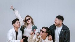 Batas Senja Gak Sangka Lagu Kita Usahakan Lagi Viral