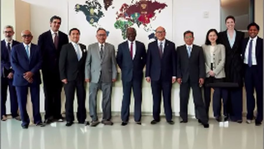 CEO BPI Danantara Rosan Roeslani mengunjungi markas BlackRock di New York, Amerika Serikat. (Dok. Instagram @rosanroeslani)