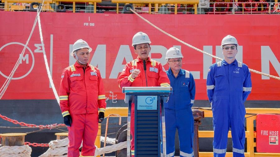 Menteri ESDM Bahlil Lahadalia meresmikan produksi perdana 2 lapangan migas milik Medco E&P Natuna Ltd di Laut Natuna, Kepulauan Riau. Dok: Kementerian ESDM