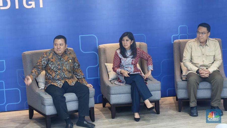 Menteri Komdigi, Meutya Hafid saat ditemui di Gedung Komdigi, Jumat (16/5/2025). (CNBC Indonesia/Novina Putri Bestari)
