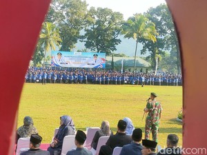 Ribuan CPNS-PPPK Cianjur Tebus SK dengan Bibit Tanaman