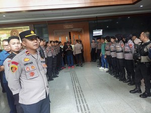 Video Ada Massa Pendukung di Sidang Hasto, Jalan Depan PN Jakpus Ditutup