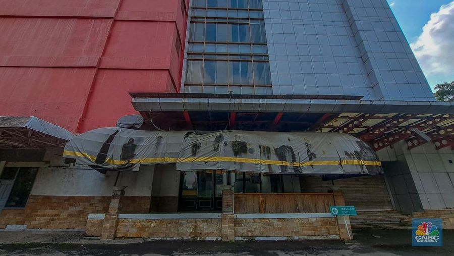 Suasana pusat perbelanjaan Pasaraya Manggarai di Jakarta, Jumat (16/5/2025). Suasana pusat perbelanjaan Pasaraya Manggarai di Jakarta, Jumat (16/5/2025). (CNBC Indonesia/Faisal Rahman)