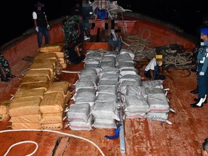 Detik-detik Penangkapan Kapal Pengangkut 1,9 Ton Narkoba di Kepri