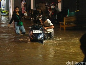 Dampak Cuaca Ekstrem di Sleman: Sejumlah Titik Banjir-Jembatan Putus