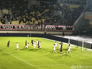 Persis Solo Tertinggal 0-1 dari Dewa United di Babak Pertama