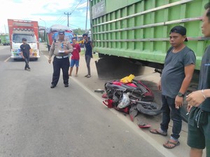 Pemotor Asal Gowa Tewas Tabrak Truk Parkir di Jalan Poros Parepare-Sidrap