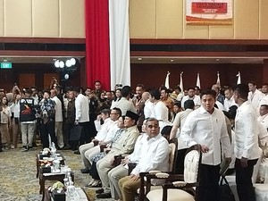 Prabowo Hadiri Kongres IV Tidar, Duduk di Samping Puan Maharani