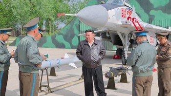 Video: Siaga Perang, Kim Jong Un Awasi Langsung Latihan Militer